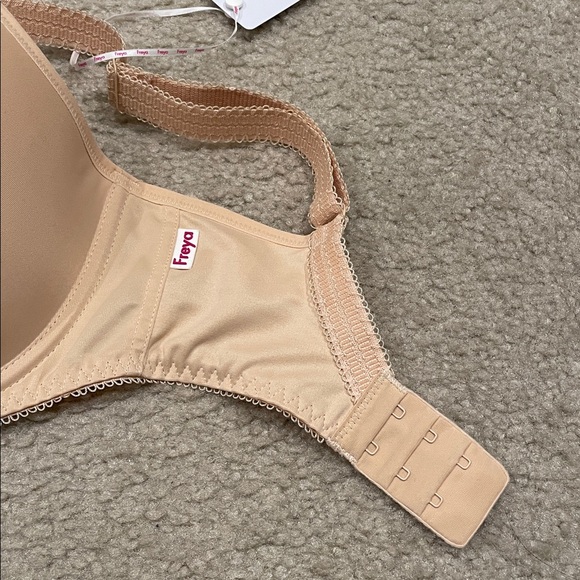 Freya Nude deco Underwire Plunge Bra 30J NWT - Picture 4 of 6